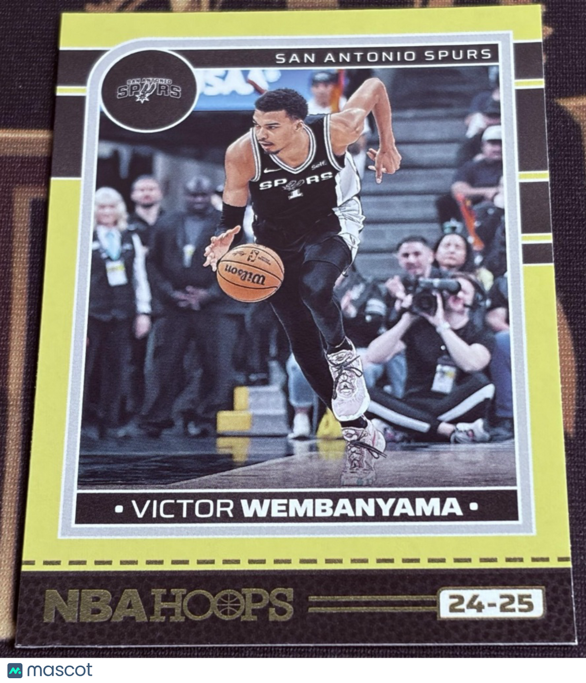 2024-25 Hoops Victor Wembanyama #165 Yellow Flood Low Pop Short Print Mint
